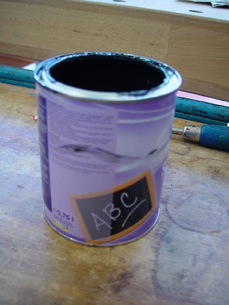 Projekt Theke41.JPG - Der Lack für unsere Tafel.